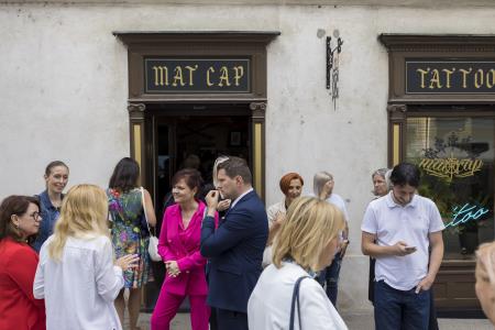 Kamniško mestno središče z novim utripom – sprehod z županom po pop-up izložbah in obisk novih podjetnikov  (40)